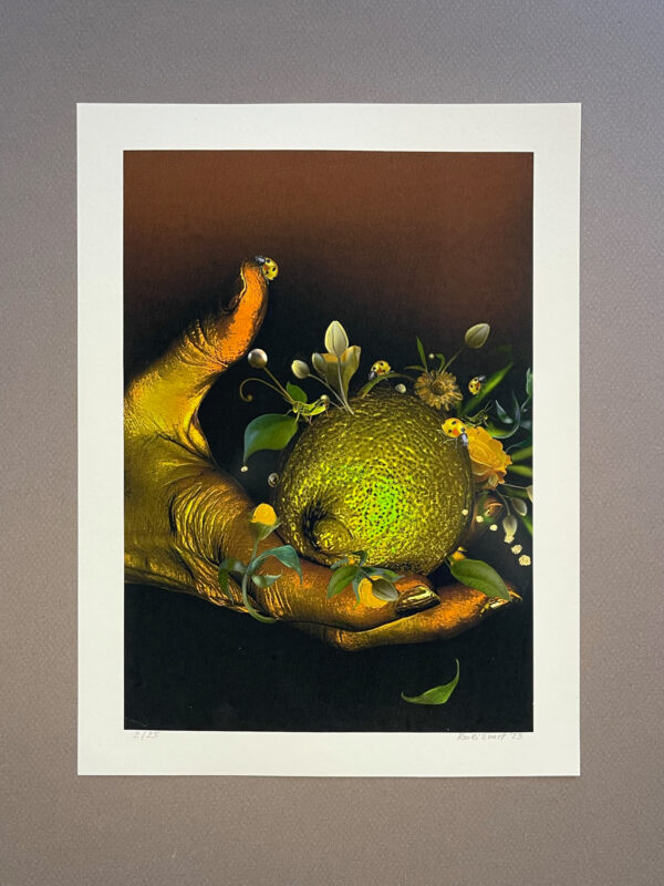 Evergold art print golden hand with lemon botanical